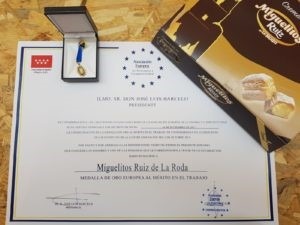 Miguelitos Ruiz de La Roda recibe la Medalla Europea al Mérito en el Trabajo